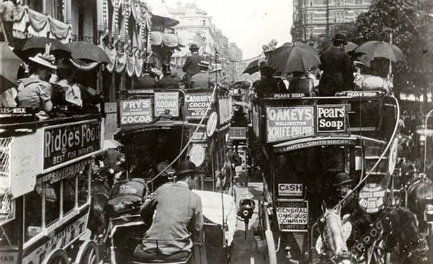 Пробки на дорогах 100 лет назад  (13 фото)