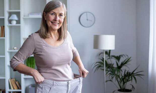 Пять упражнений для людей старше 50 лет, чтобы избавиться от «фартука» на животе к лету