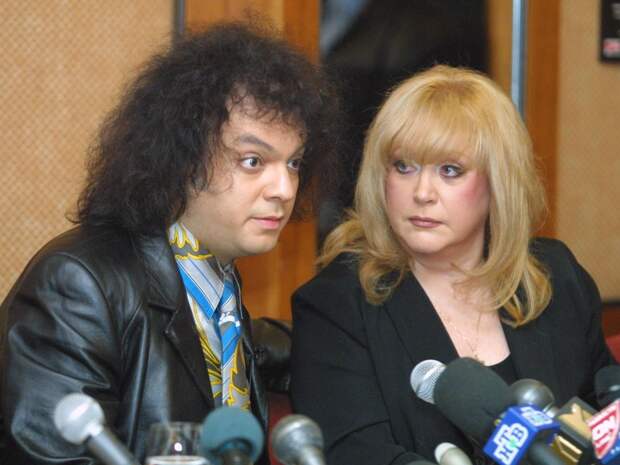 «Мы не общаемся лет семь»: Киркоров показал, как хранит память о Пугачевой