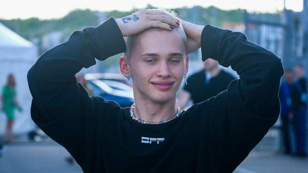 ДАНЯ МИЛОХИН ПРОПЛАКАЛСЯ И ТЕПЕРЬ ВОЗВРАЩАЕТСЯ В РОССИЮ