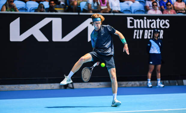 Рублев пробился в четвертьфинал турнира в Дубае
