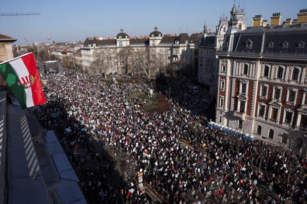 В Будапеште прошел Марш мира в поддержку кабмина во главе с Орбаном