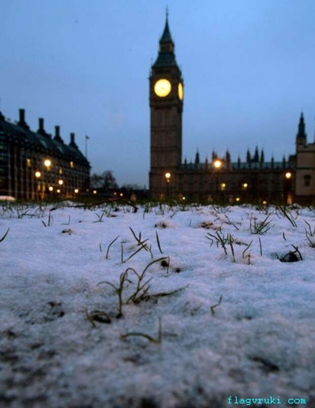 Великобританию снова замело снегом. Температура воздуха в стране опустилась до -11 градусов по Цельсию.