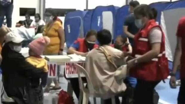 На Филиппинах эвакуировали более 1,5 тыс. человек после извержения вулкана