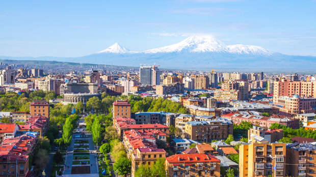 Суд в Армении продлил арест Карапетяна на два месяца