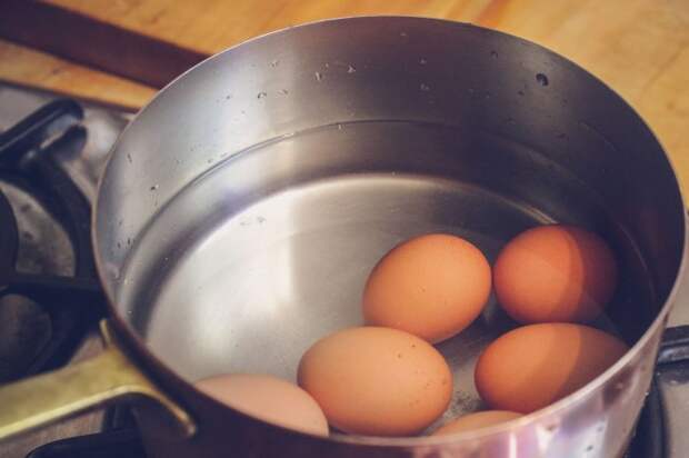 Сварить яйца несложно. /Фото: legkovmeste.ru.