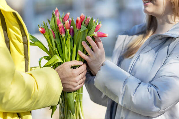 Депутат Милонов: многие женщины находятся на рабочих местах 8 марта