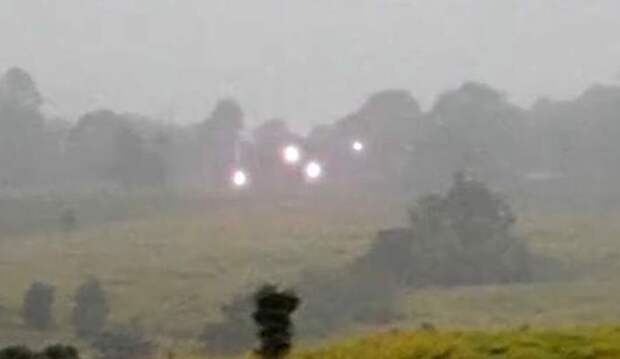НЛО водят хороводы над британским полем