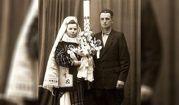 Свадебное фото родителей Софии Ротару