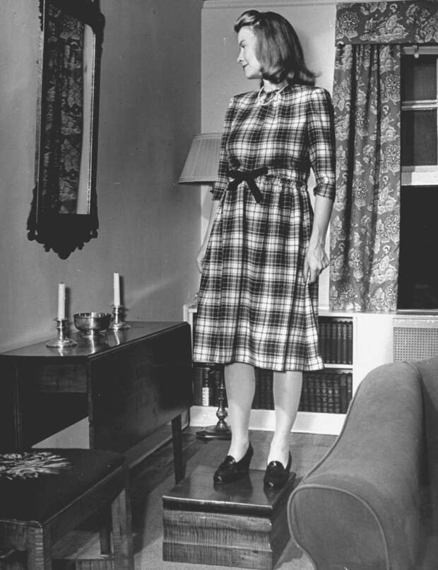 17 фото, по которым видно, как менялась мода для беременных