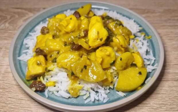 Из меню Аббатства Даунтон: готовим курицу с карри, бананом, яблоком и изюмом