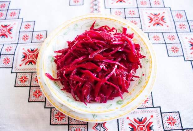 Вкусный салат на каждый день из простых ингредиентов