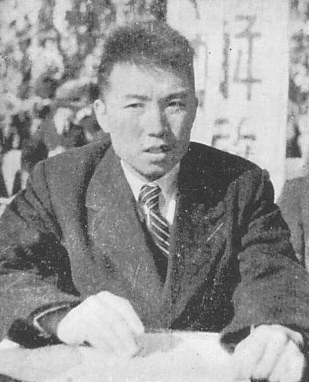 Ким Ир Сен на митинге, 1946г