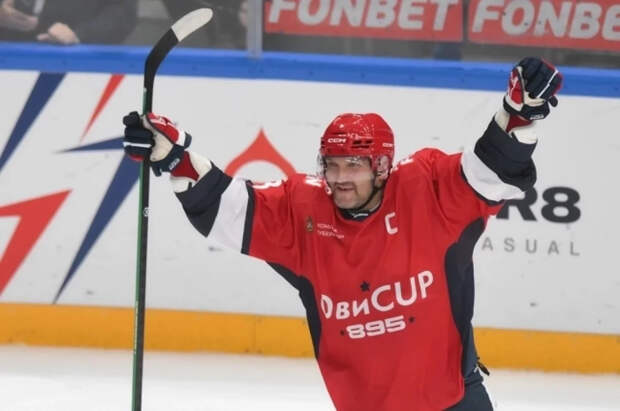 Овечкин номинирован на награду «Кинг Клэнси Трофи» в НХЛ