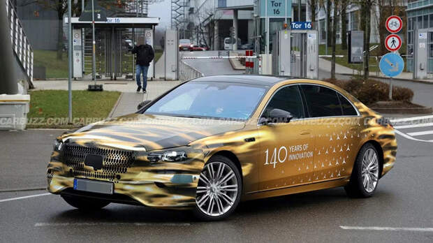 Физические кнопки возвращаются: Mercedes-Benz S-класс нового поколения заметили на дороге