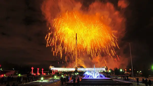 Салют в честь 75-летия освобождения Варшавы