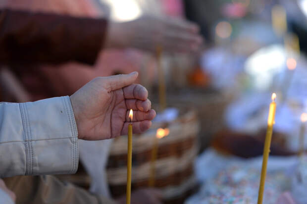 Иосиф Пригожин пожелал, чтобы Благодатный огонь вернул человеколюбие