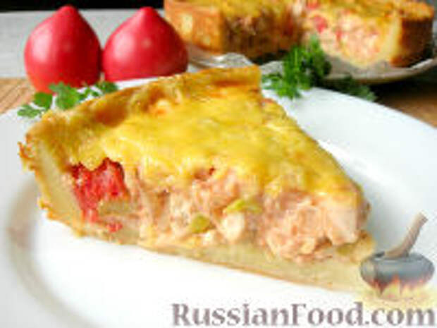 Фото к рецепту: Картофельный пирог с курицей и овощами