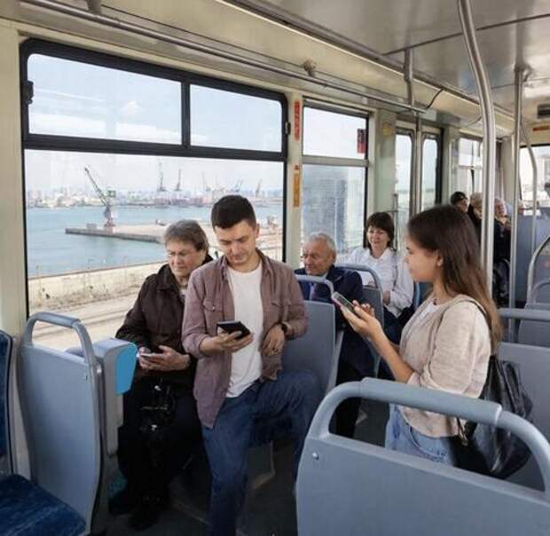 Без кондукторов и наличных: в городском транспорте Новороссийска заработала цифровая система оплаты