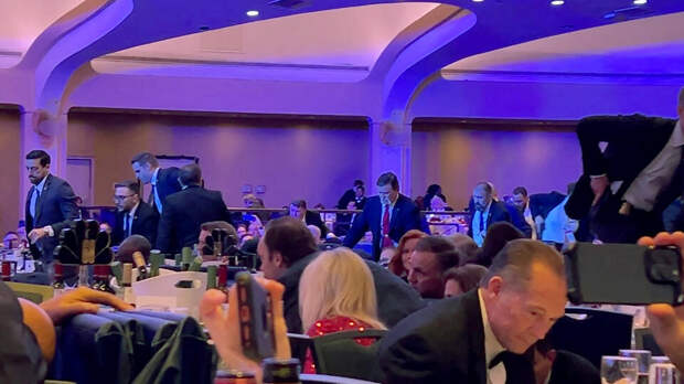 Целью открывшего стрельбу на приеме Трампа мужчины были чиновники Белого дома