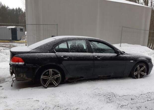 Белорус спрятал в BMW 3870 пачек сигарет, но не смог обмануть таможенников