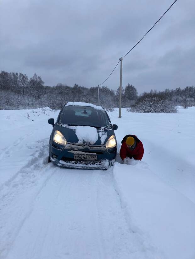 Как мы приехали в новогодние праздники на участок и застряли.