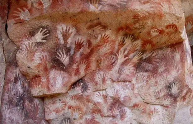 Просто высокие люди.