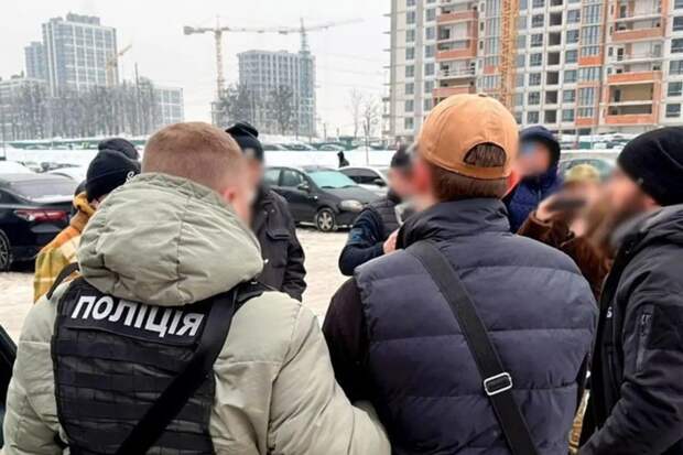 Полиция Украины проверяет более двух тысяч сообщений о минировании объектов