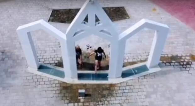 В Лианозове появился необычный фонтан