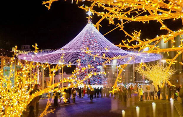 Новогодняя ёлка в Туле останется до 1 марта