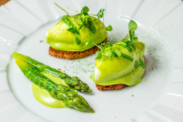 Яйца, приготовленные Давидом Эммерле, шеф-поваром ресторана Grand Cru (Michelin*)