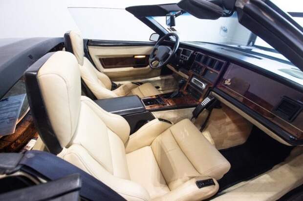 В конце 1980-х такой автомобиль стоил около 70 000 долларов, когда как новенький Corvette C4 предлагался за 32 000, ну а Testarossa стоила тогда в Америке аж 180 000 зеленых… chevrolet, chevrolet corvette, corvette, ferrari, авто, автомобили, найдено на ebay, реплика