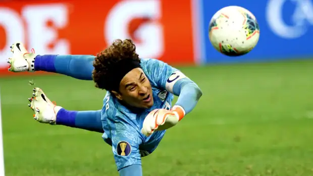 Мексиканский голкипер Очоа вернулся в клуб, в котором начинал карьеру