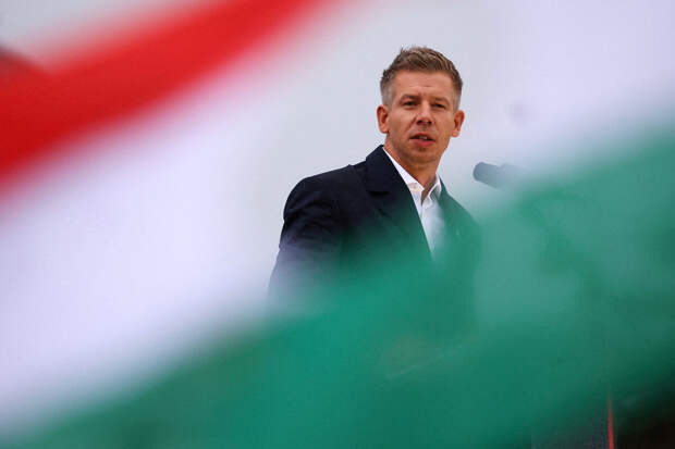 Мадьяр призвал не допустить отъезда близких к Орбану бизнесменов за границу