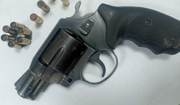 В Палехе полиция задержала покупателя алкомаркета за пальбу из пистолета