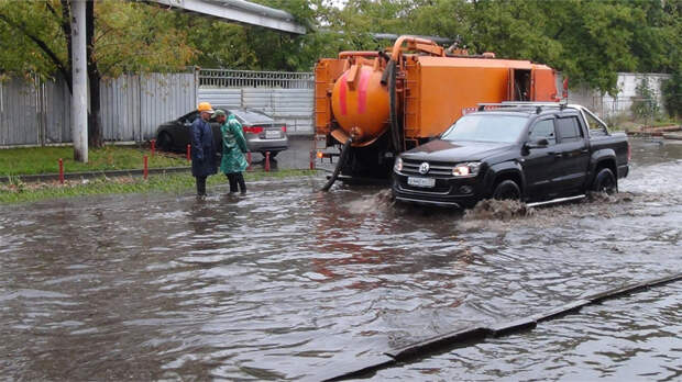 Дороги в Подмосковье подтопило в Луховицах и Белоомуте