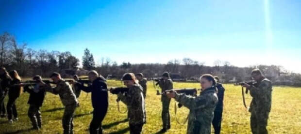 Зеленский одобрил подготовку детей в школах и вузах к войне против России