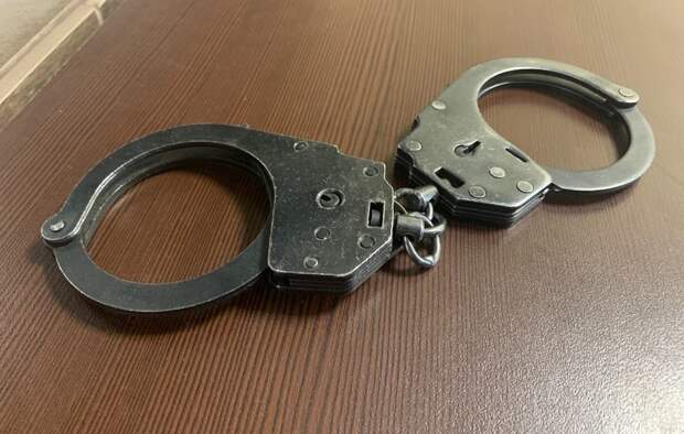 В Спасском районе 44-летнего рецидивиста будут судить за кражу золотых украшений