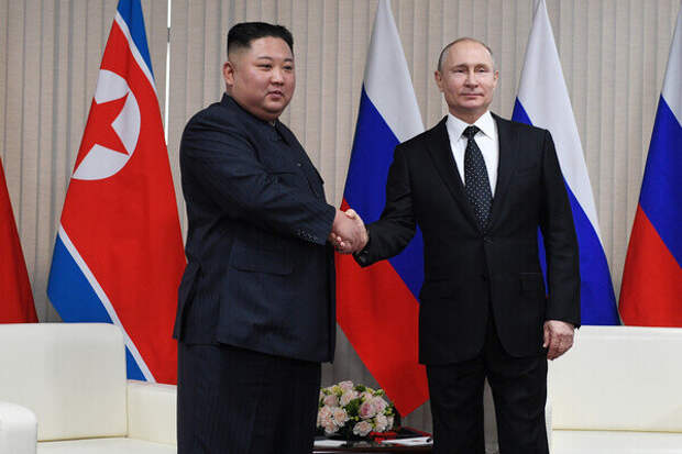Президент РФ Владимир Путин и председатель Госсовета Корейской Народно-Демократической Республики Ким Чен Ын во время встречи во Владивостоке, 25 апреля 2019 года / Валерий Мельников/РИА Новости 📷