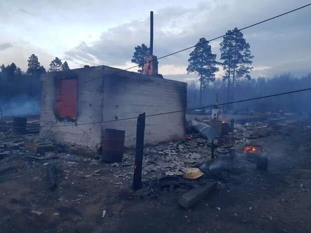 Очевидцы прислали страшные кадры последствия пожара в Глубокой Пади