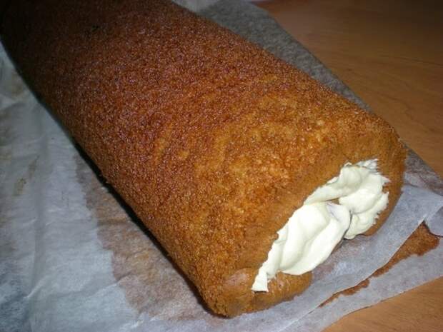 Рулет медовый с арахисом