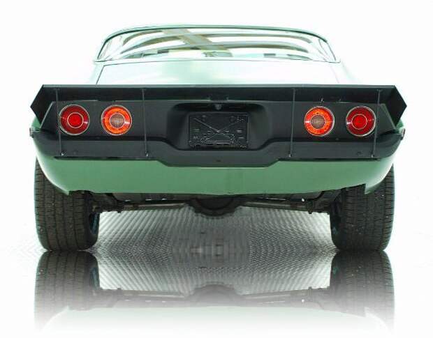 Chevrolet Camaro F-Bomb 1973 года от Вин Дизеля (12 фото) Chevrolet Camaro F-Bomb 1973 года от Вин Дизеля (12 фото)