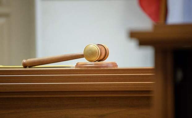 Бывшего замминистра ищут за взятку — а его отец был создателем Уральской республики