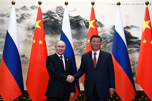 МИД КНР: Си и Путин обменялись мнениями по украинскому кризису в Чжуннаньхае