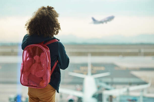 С 1 марта в России авиакомпании получат право сопровождать детей до 18 лет