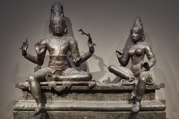 Смитсоновский институт вернул в Индию статую Шивы X века