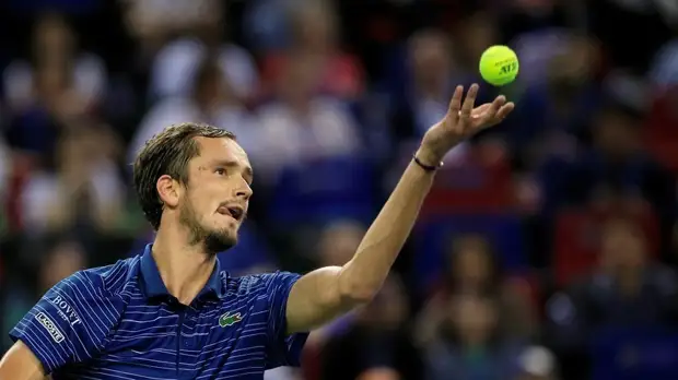 Тарпищев считает, что Медведев может стать первой ракеткой мира