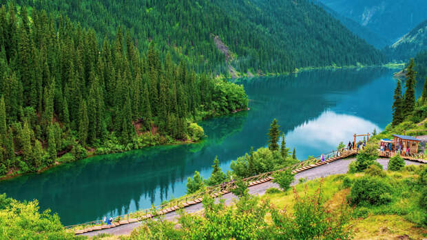 5 озер, в которых нельзя купаться, хотя вода в них не ядовитая