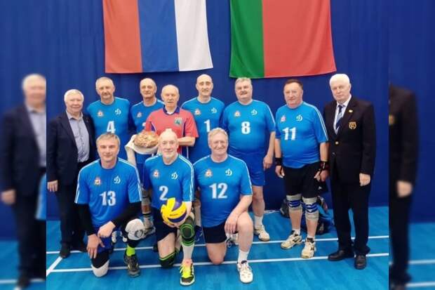 Команда волейболистов-ветеранов из Смоленска завоевала бронзу международного турнира в Минске