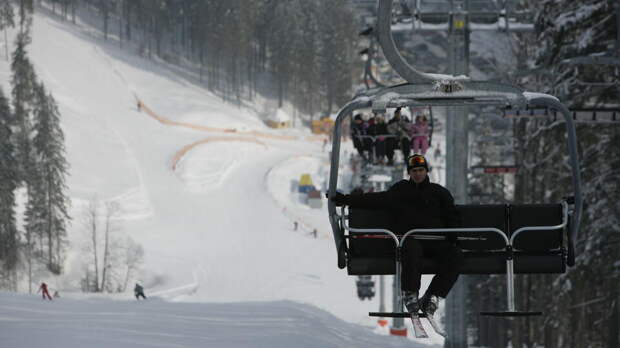 Украинцы массово едут на горнолыжные курорты во время блэкаутов